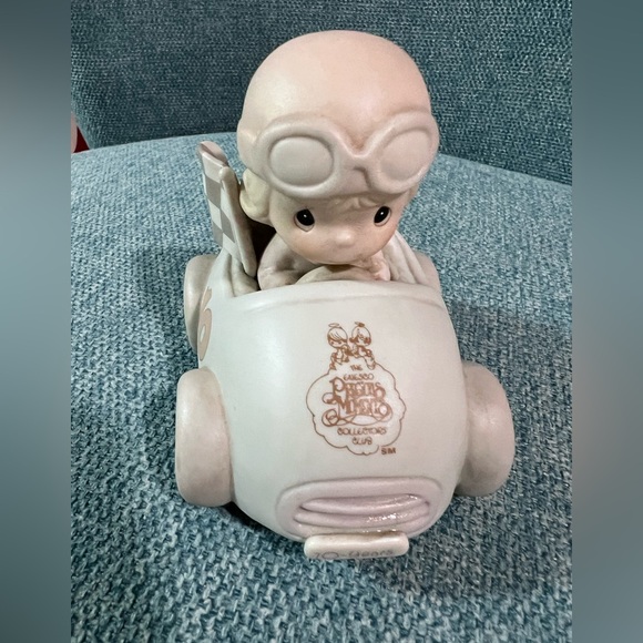 Special edition 
TEN YEARS AND STILL GOING STRONG - Picture 2 of 6